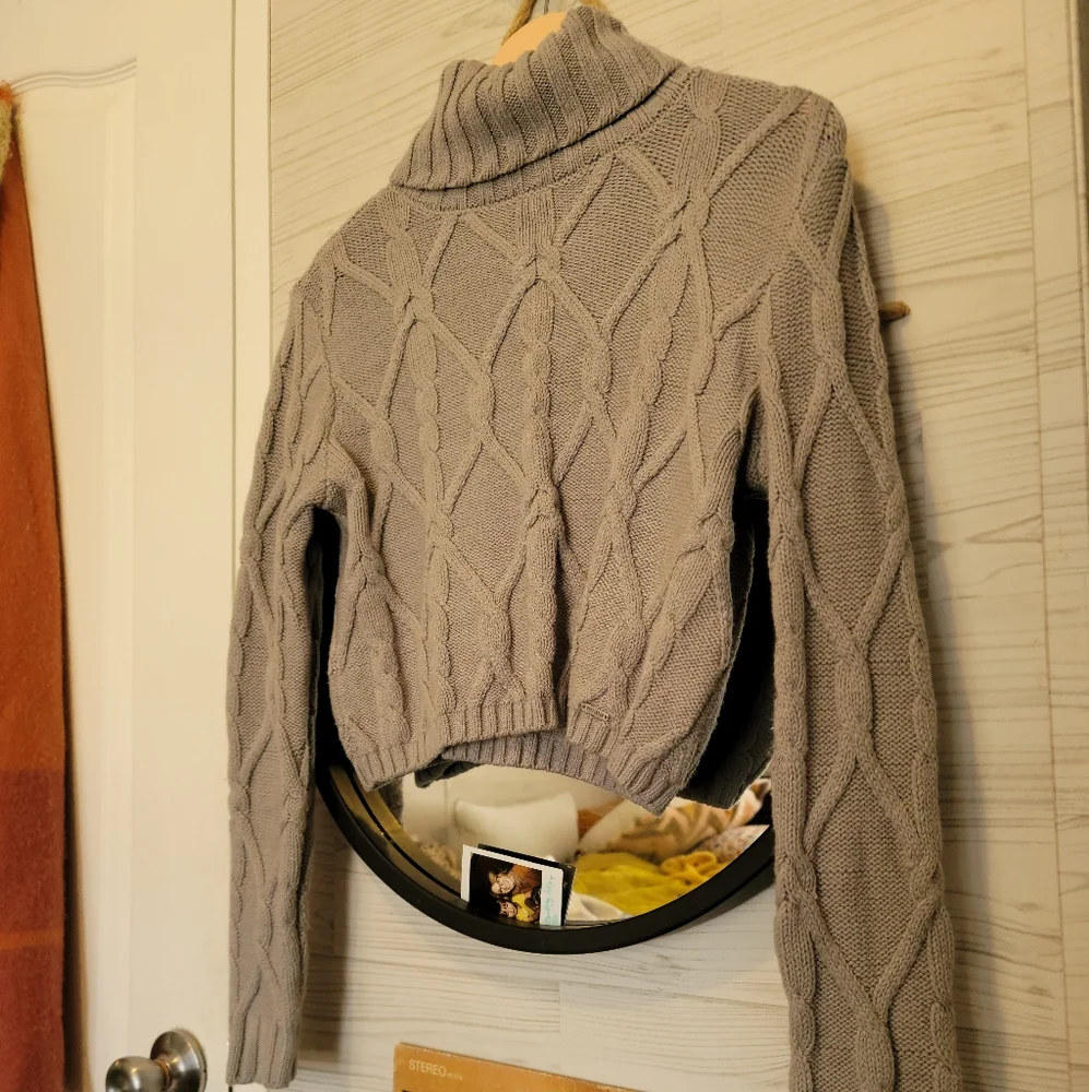 Cable knit turtleneck - Picture 2 of 4